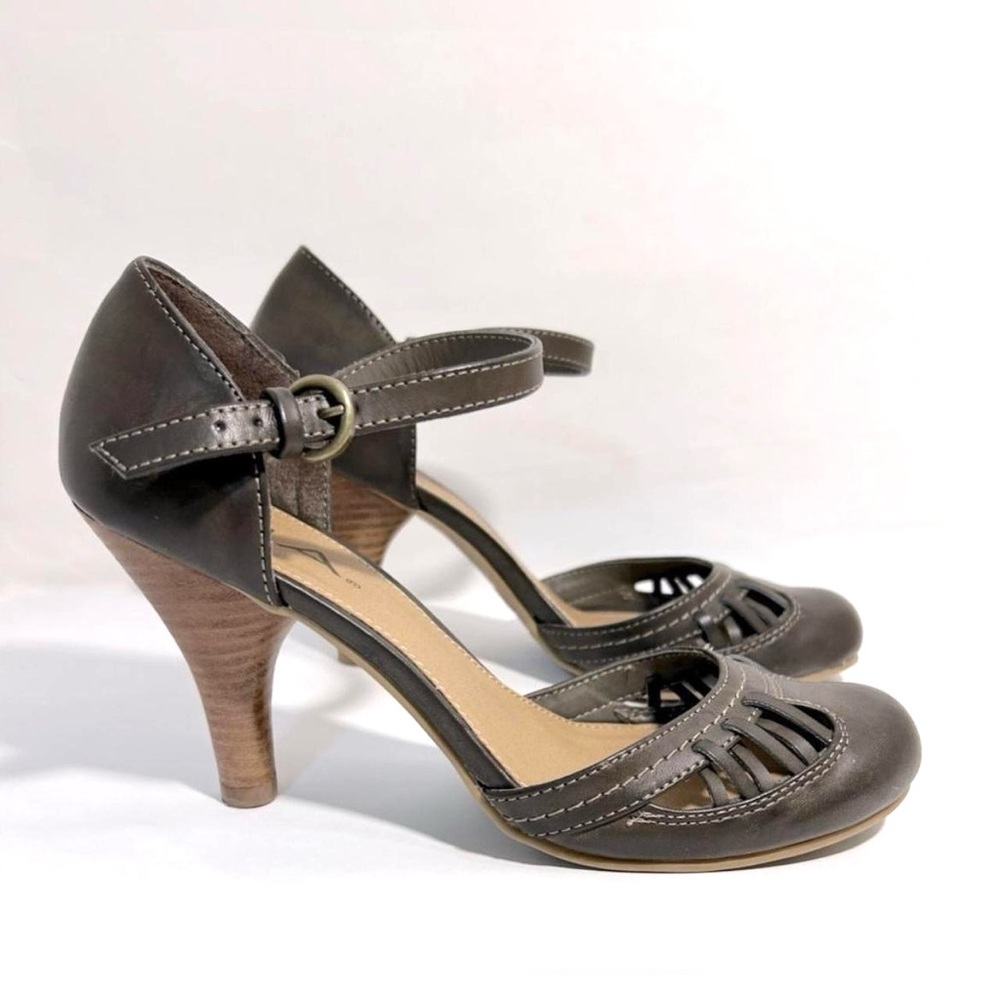 MIA Heels - Picture 2 of 11